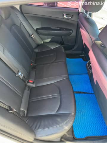 Kia K5 II 2.0 AT