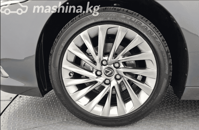 Lexus ES VII Рестайлинг 300h 2.5hyb CVT