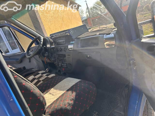 Mercedes-Benz Бортовой (4х2)