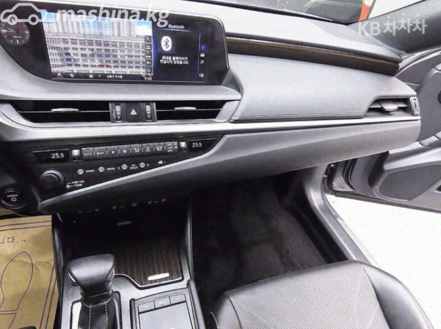 Lexus ES VII 300h 2.5hyb CVT