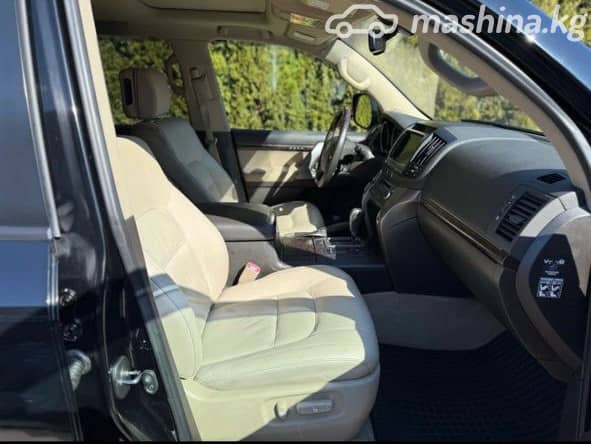 Toyota Land Cruiser 200 Series 4.7 AT 4WD