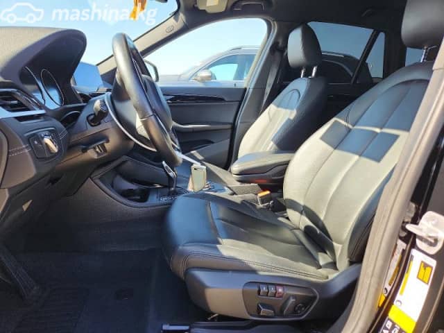 BMW X1 II (F48) Рестайлинг 28i xDrive 2.0 AT 4WD