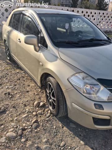 Nissan Tiida I 1.6 MT