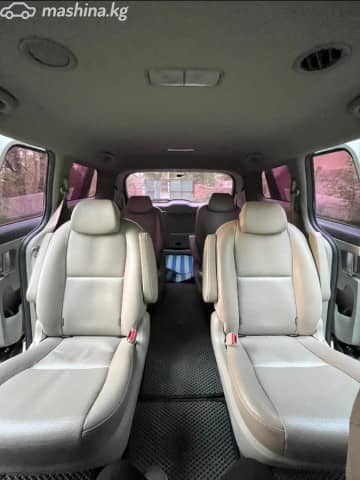 Kia Carnival III 2.2d AT