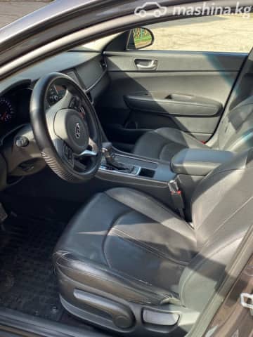 Kia K5 II 2.0 AT