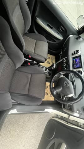 Toyota Ist I 1.5 AT 4WD