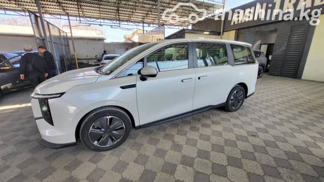 Maxus MIFA 9 90 kWh Electro AT