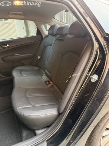 Kia K5 II 2.0 AT