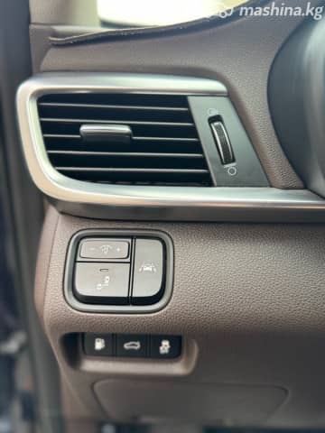 Kia K5 II 2.0 AT