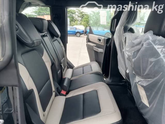 Ford Bronco VI 2.7 AT 4WD