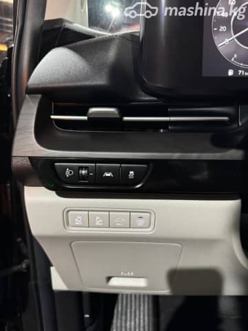 Kia Carnival III 2.2d AT