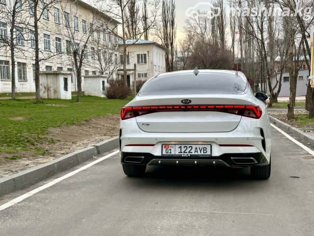 Kia K5 III LPi 2.0 AT