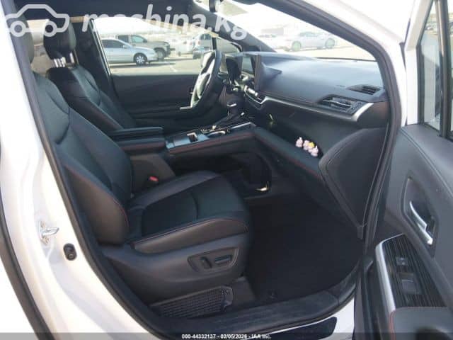 Toyota Sienna IV 2.5hyb AT 4WD