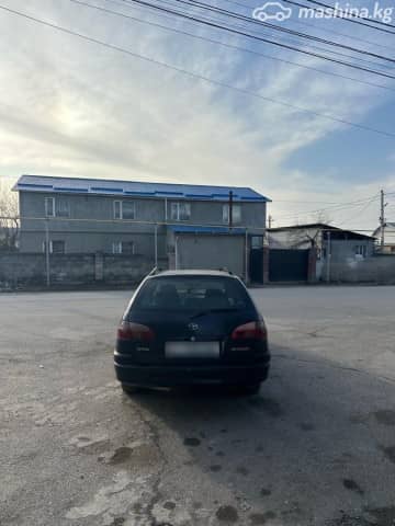 Toyota Avensis I Рестайлинг 1.6 MT