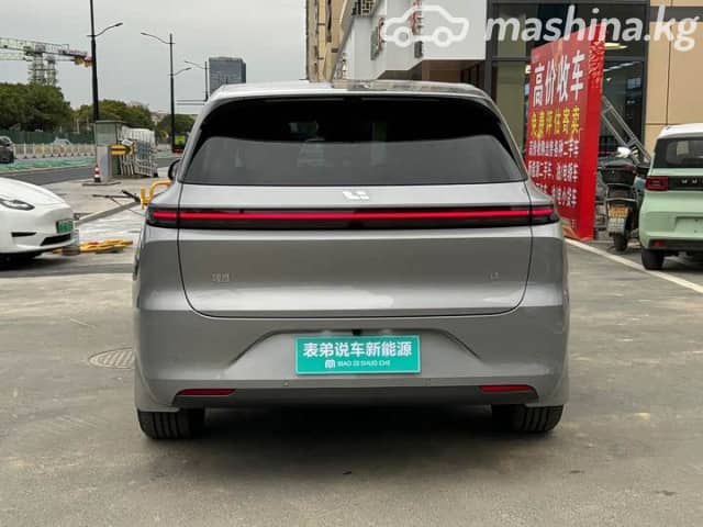 LiXiang L6 1.5hyb AT 4WD