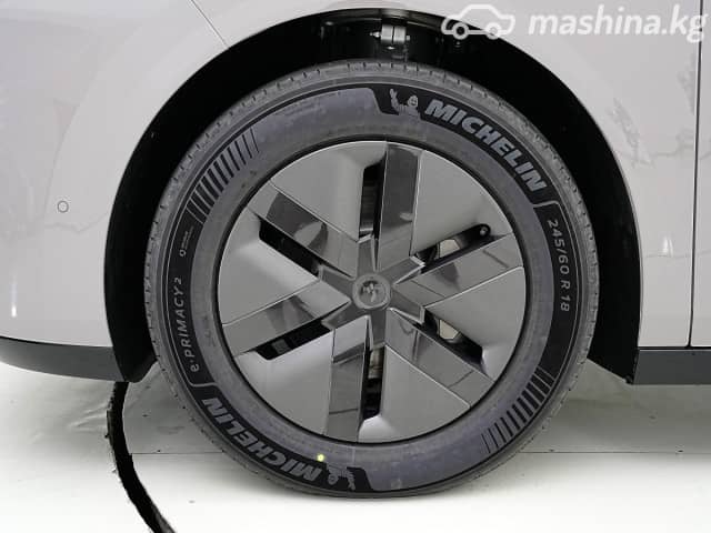 LiXiang Mega 102.7 kWh Electro AT 4WD