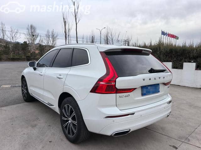 Volvo XC60 II Рестайлинг 2.0 AT 4WD