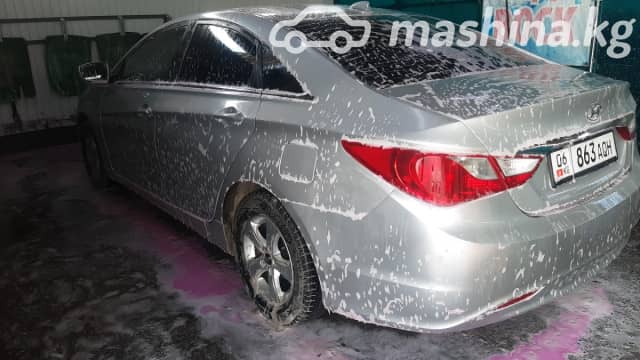 Hyundai Sonata VI (YF) 2.0 AT Газ
