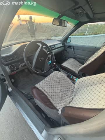 Mercedes-Benz W124 250 2.5d MT