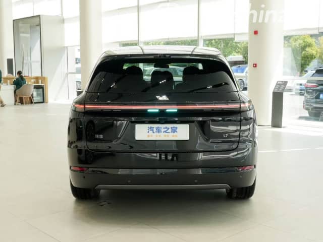 LiXiang L7 Рестайлинг 1.5hyb AT 4WD