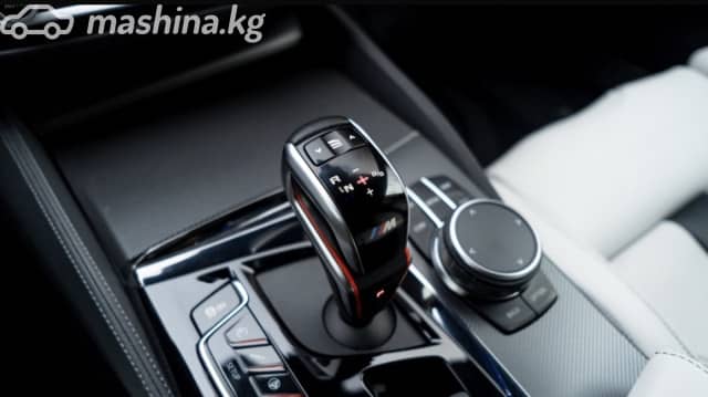 BMW M5 VI (F90) 4.4 Steptronic xDrive