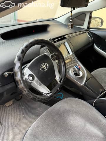 Toyota Prius III Рестайлинг (XW30) 1.8hyb AT