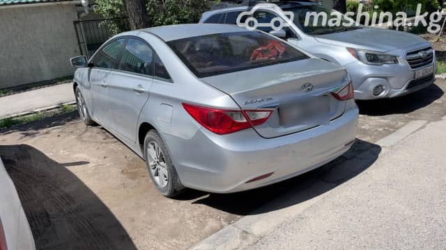 Hyundai Sonata VI (YF) 2.0 AT Газ