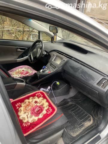 Toyota Prius III (XW30) 1.8hyb AT