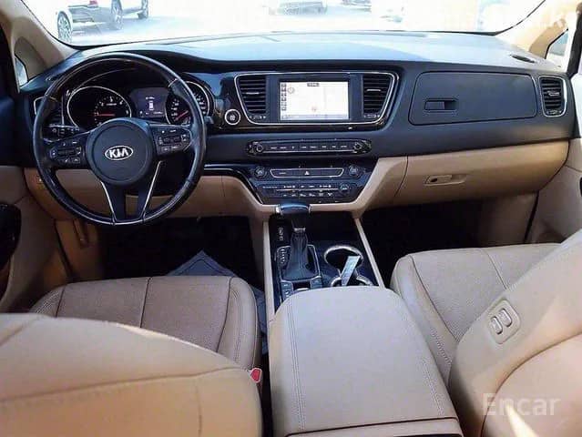 Kia Carnival III 2.2d AT