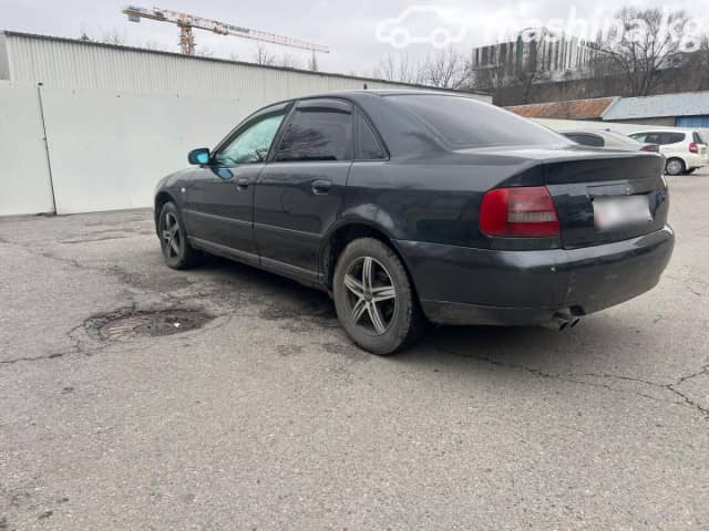 Audi A4 I (B5) Рестайлинг 1.8 AT