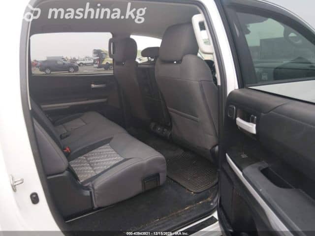 Toyota Tundra II Рестайлинг CrewMax 5.7 AT 4WD