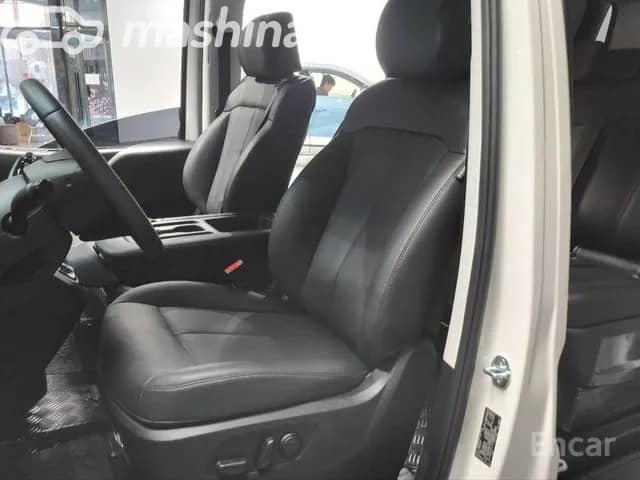 Hyundai Staria 1.6hyb AT