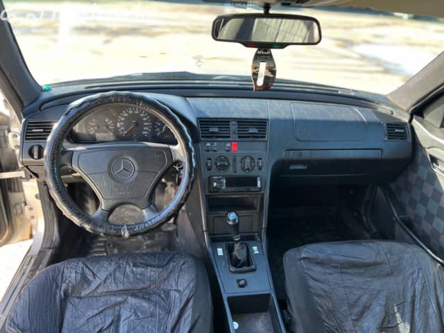 Mercedes-Benz E-Класс I (W124) 220 2.2 MT