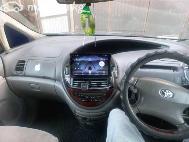Toyota Estima II Рестайлинг 2.4 AT 4WD