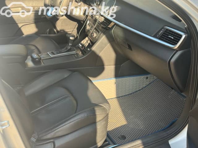 Kia K5 III LPi 2.0 AT