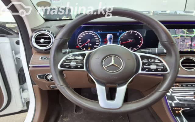 Mercedes-Benz E-Класс V (W213, S213, C238) 300 2.0 AT 4WD
