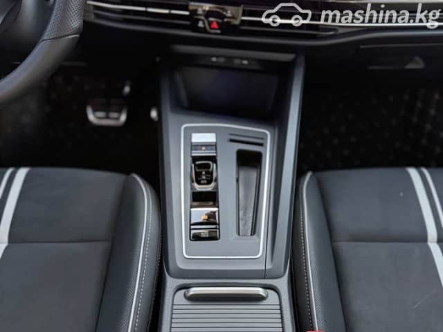 Volkswagen Golf VIII 1.4 AT