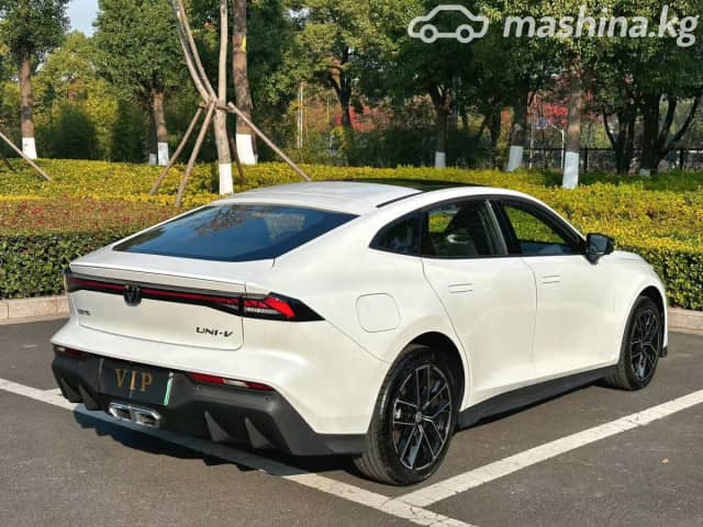 Changan UNI-V 1.5hyb AT