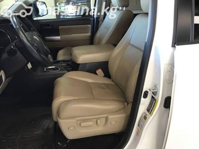 Toyota Sequoia II Рестайлинг 5.7 AT 4WD
