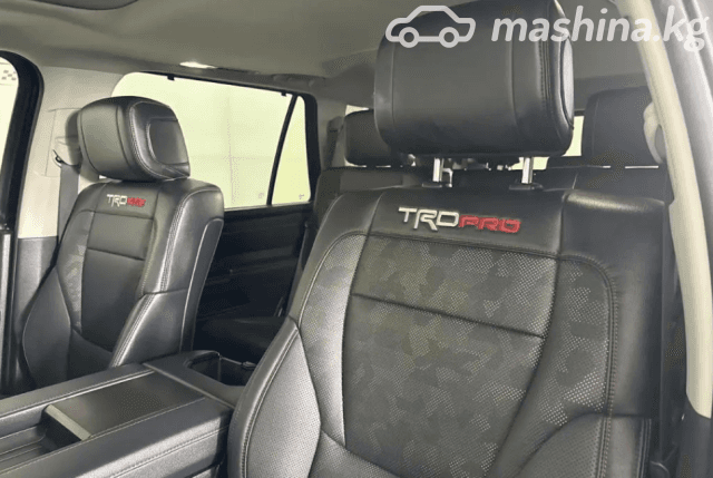 Toyota Sequoia III 3.5hyb AT 4WD