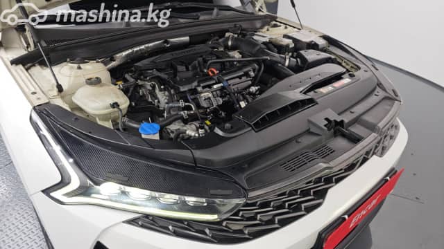 Kia K5 III 1.6 AT