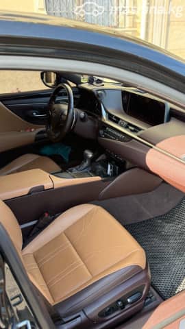 Lexus ES VII 300h 2.5hyb CVT
