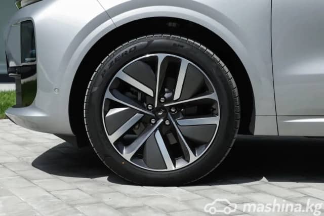 LiXiang L6 1.5hyb AT 4WD