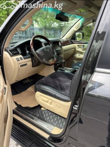 Lexus LX III 570 5.7 AT 4WD
