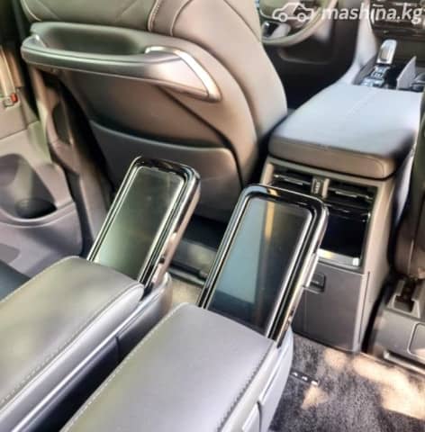 Toyota Alphard IV 2.5hyb CVT 4WD