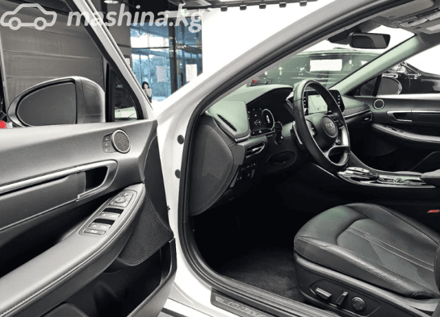Hyundai Sonata VIII (DN8) 2.0hyb AT