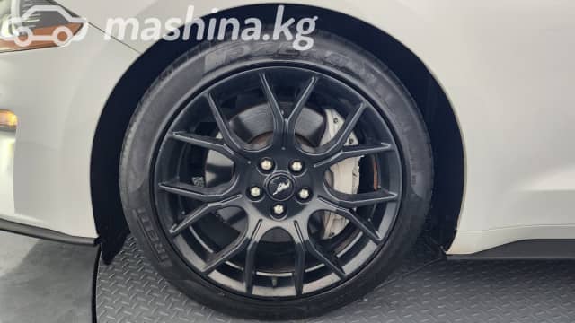 Ford Mustang VI Рестайлинг 2.3 AT