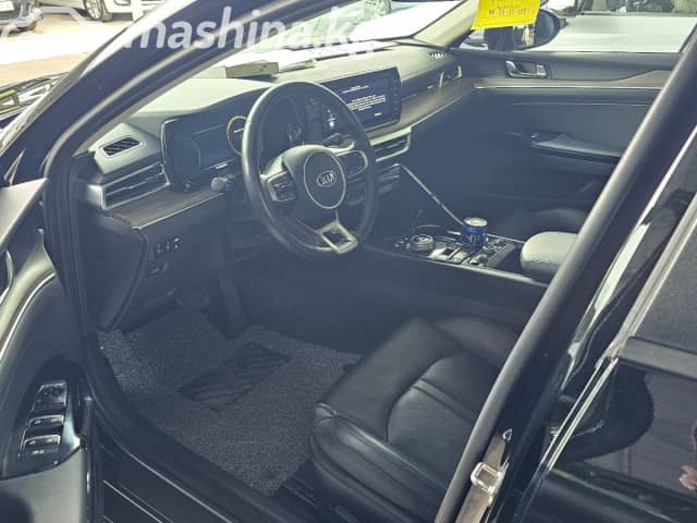 Kia K5 III 2.0 AT