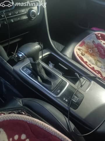 Kia K5 II 2.0 AT