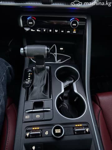 Kia K5 III 1.6 AT 4WD